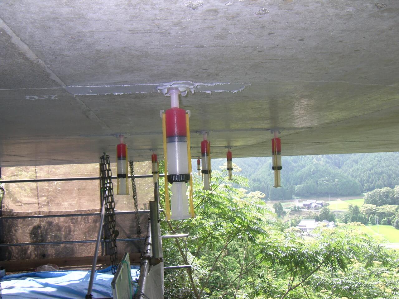 ひび割れ補修工